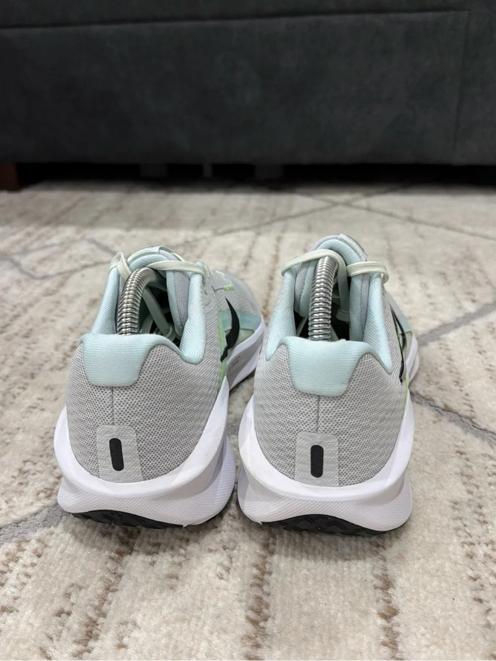 Nike DownShifter 13 Glacier Blue / White Running Shoes FD6476-005 Women’s Size 9